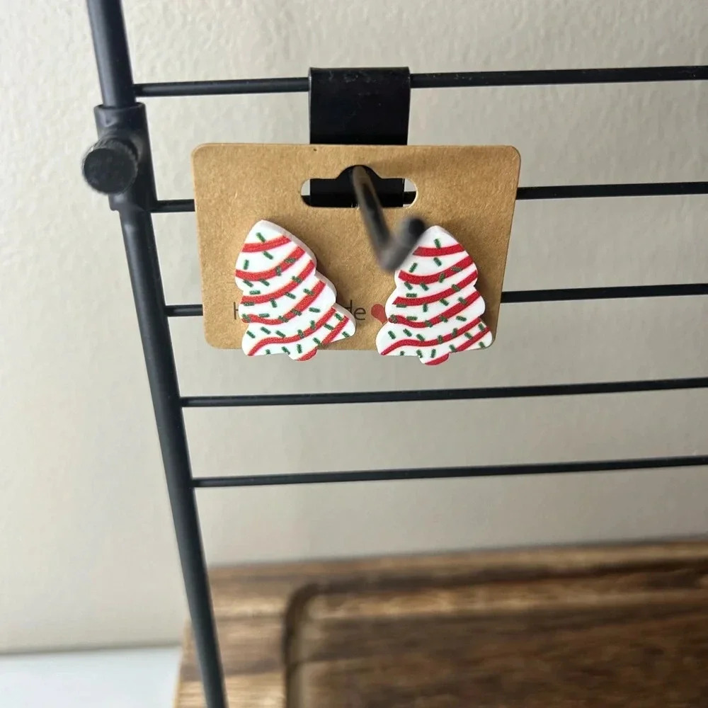 Adorable Christmas Tree‎ Cake Post Earrings NEW